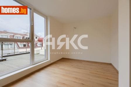 Тристаен, 155m²