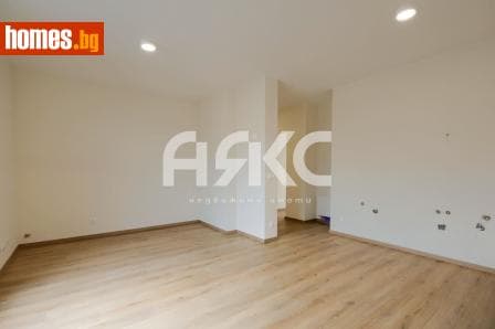 Тристаен, 155m²