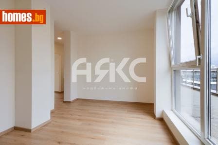 Тристаен, 155m²