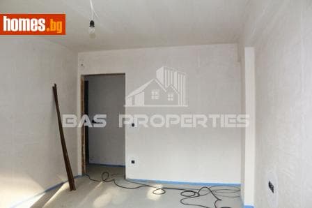 Тристаен, 113m²