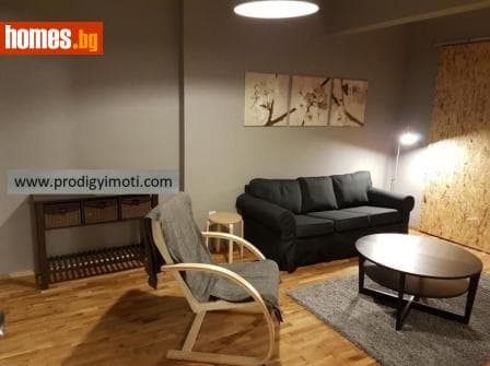 Тристаен, 89m²
