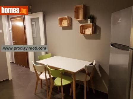Тристаен, 89m²
