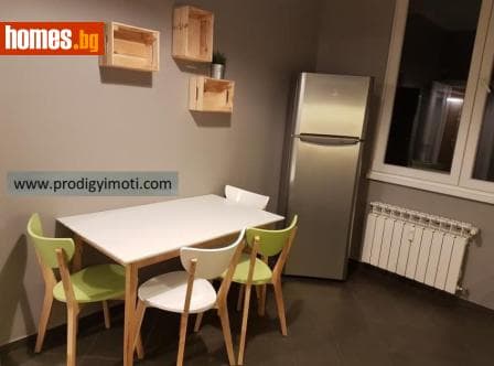 Тристаен, 89m²