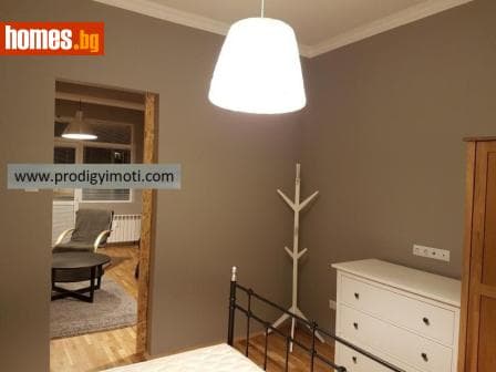 Тристаен, 89m²