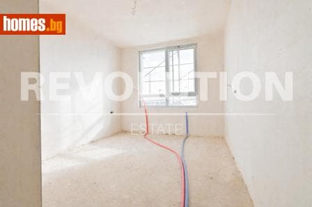 Тристаен, 122m²