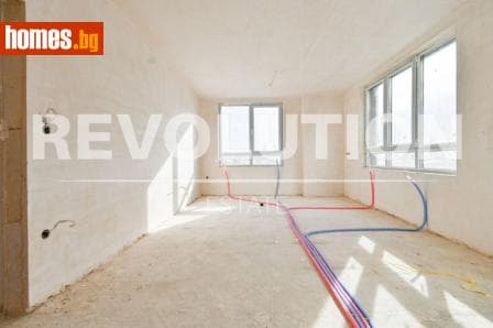 Тристаен, 122m²