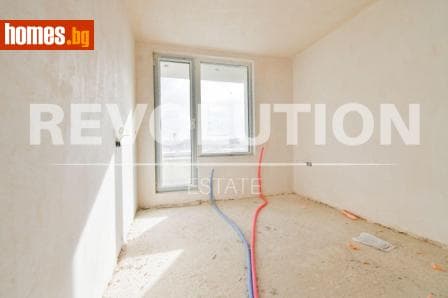 Тристаен, 122m²