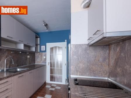 Тристаен, 110m²
