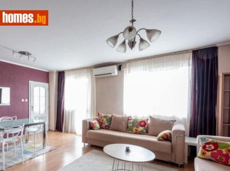 Тристаен, 110m²