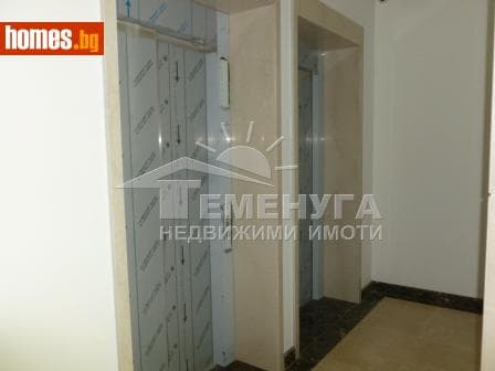 Тристаен, 128m²