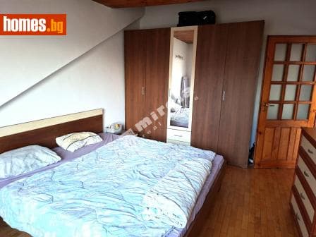 Тристаен, 79m²