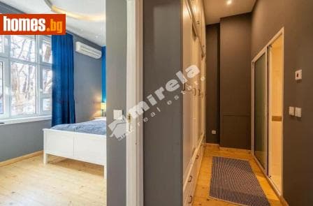Тристаен, 89m²
