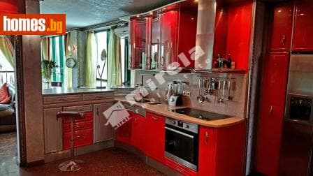 Тристаен, 132m²