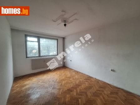 Тристаен, 89m²