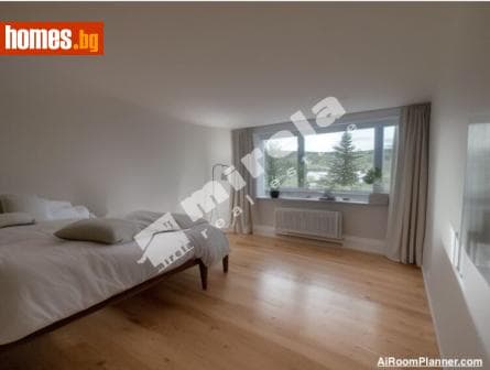 Тристаен, 89m²