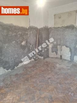 Тристаен, 89m²