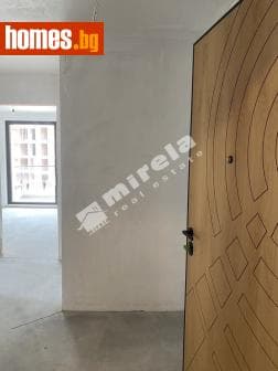 Тристаен, 100m²