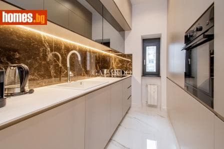 Тристаен, 119m²