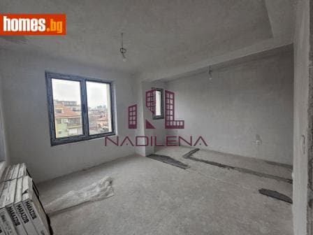 Тристаен, 123m²