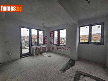 Тристаен, 123m²