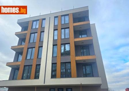 Тристаен, 106m²