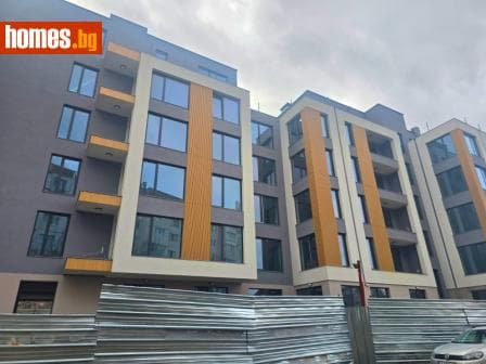 Тристаен, 106m²