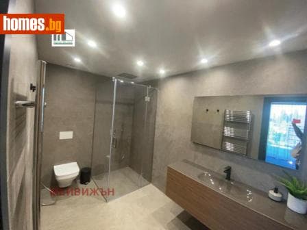 Тристаен, 181m²