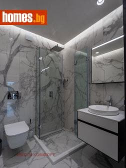 Тристаен, 130m²