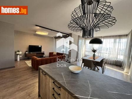Тристаен, 150m²