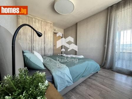 Тристаен, 150m²