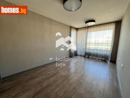 Тристаен, 150m²
