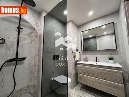 Тристаен, 150m²