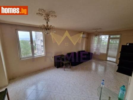 Тристаен, 98m²