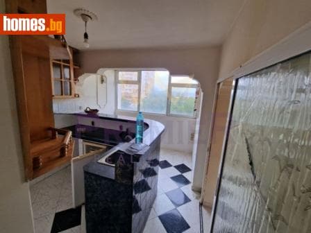 Тристаен, 98m²