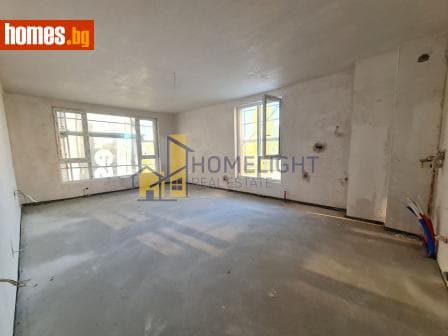 Тристаен, 114m²