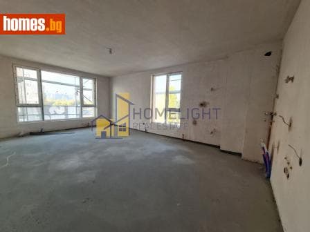 Тристаен, 114m²