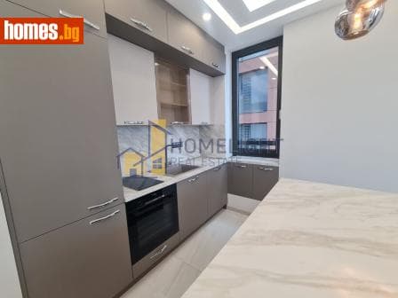 Тристаен, 111m²
