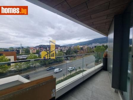 Тристаен, 111m²