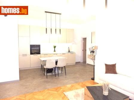 Тристаен, 90m²