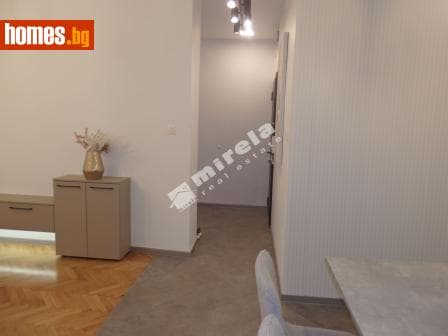 Тристаен, 90m²