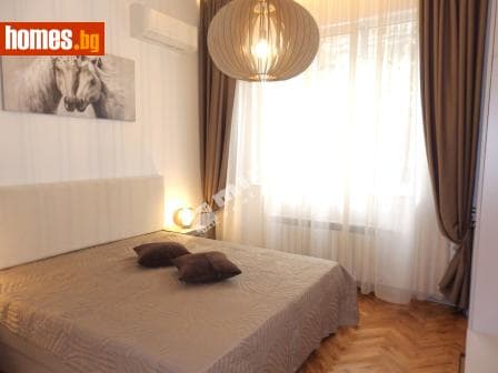 Тристаен, 90m²