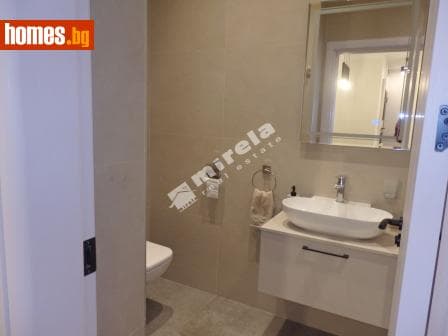 Тристаен, 90m²