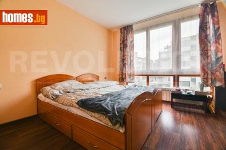 Тристаен, 101m²