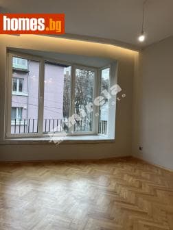 Тристаен, 90m²