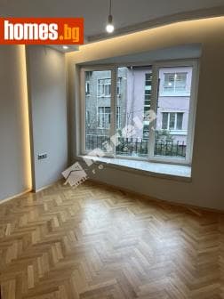 Тристаен, 90m²