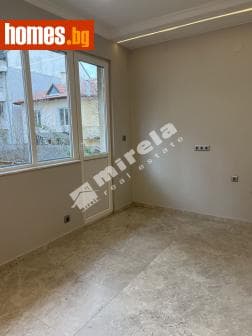 Тристаен, 90m²