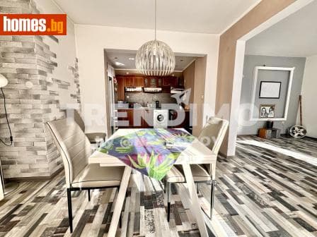 Тристаен, 109m²