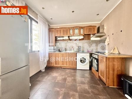 Тристаен, 109m²