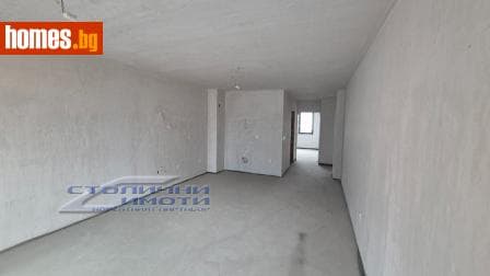 Тристаен, 105m²