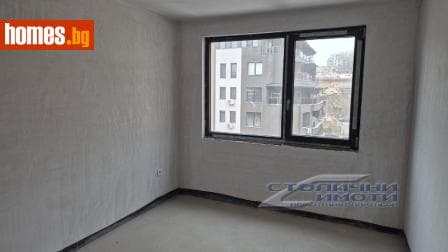 Тристаен, 105m²